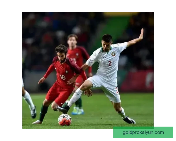 欧协联淘汰赛：争夺四强席位的球队表现亮眼，悬念迭起。